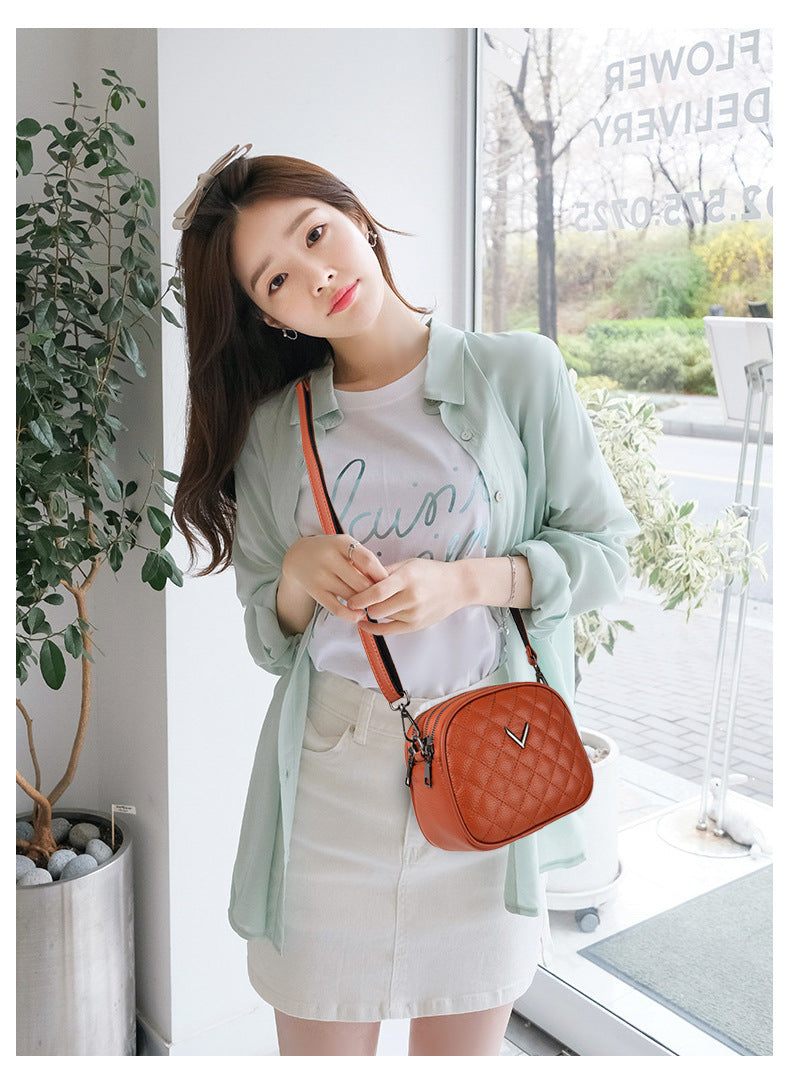 New Retro Cowhide Diamond Embroidery Thread Shoulder Messenger Bag